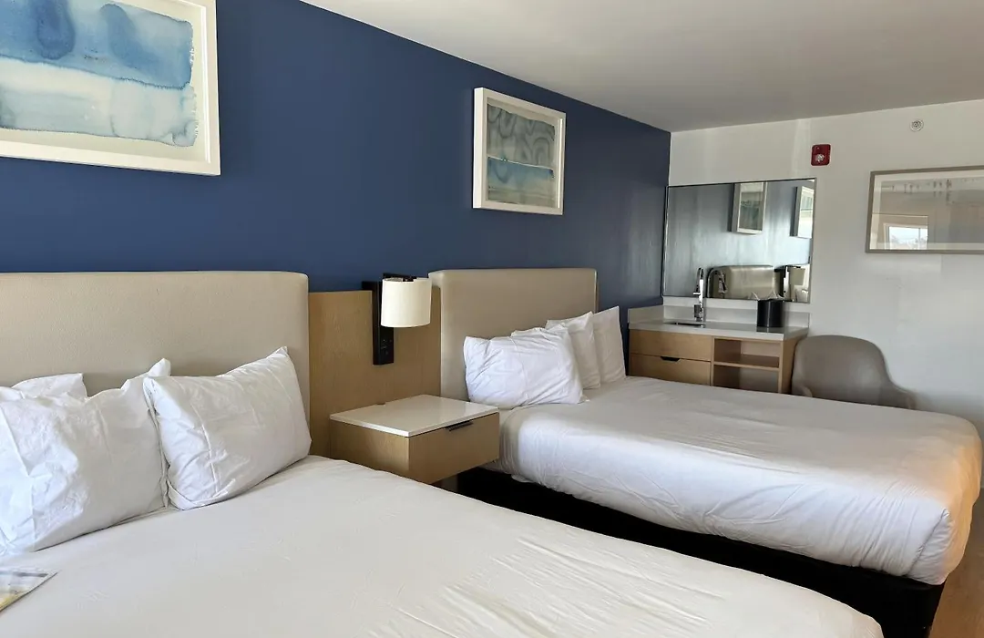 Hatchway Hotel-1